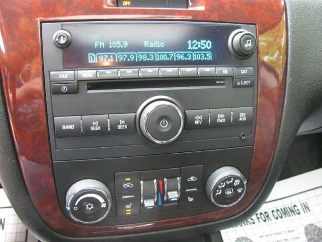 2010 Chevrolet Impala LT 4dr Sedan